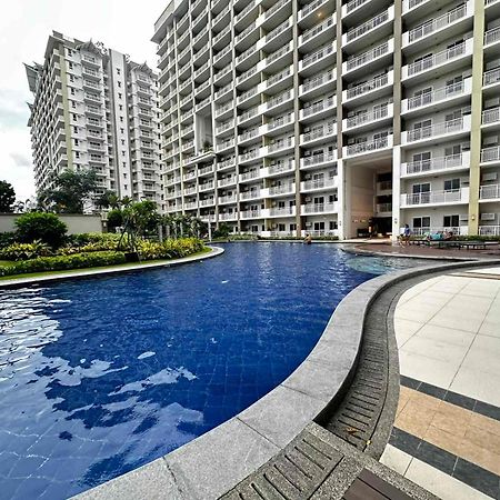 2 Bedroom Condo Unit Near Sm Bf & Naia At The Atherton By Dmci With 2 Balcony Paranaque City Exterior photo