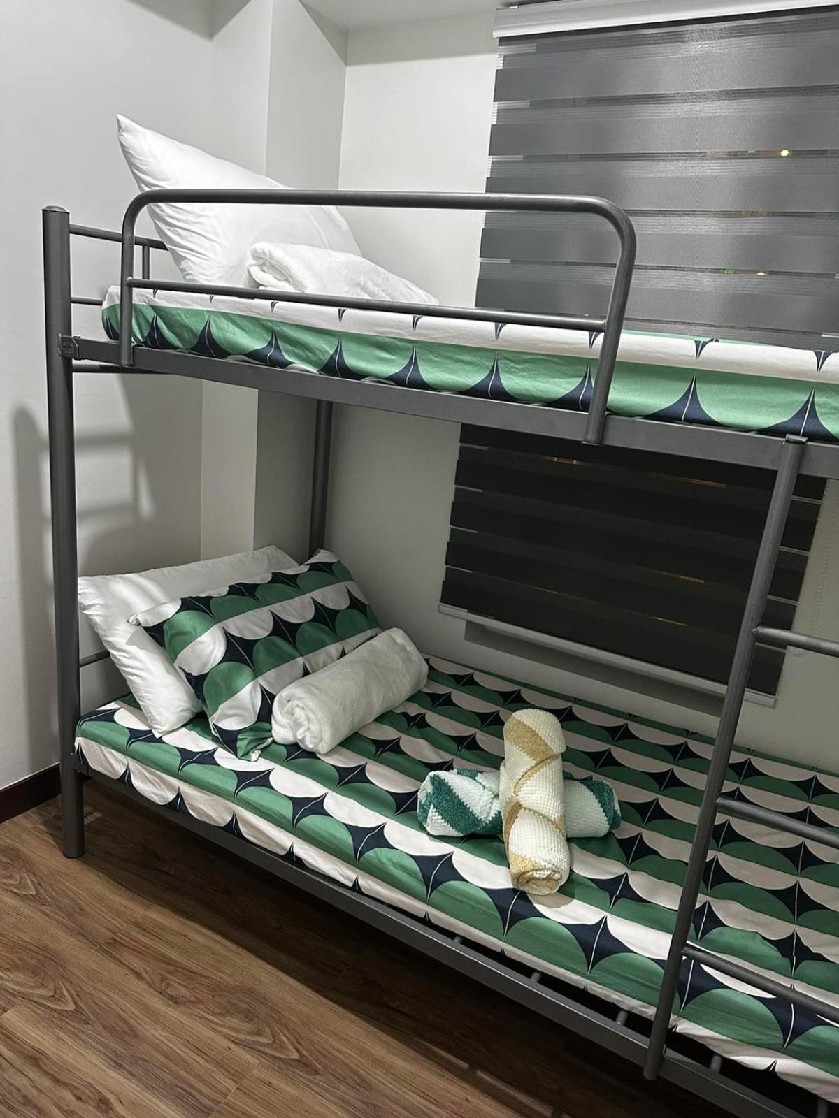 2 Bedroom Condo Unit Near Sm Bf & Naia At The Atherton By Dmci With 2 Balcony Paranaque City Exterior photo